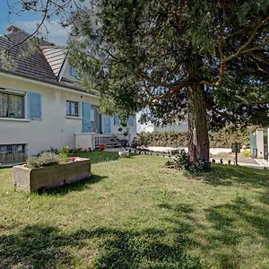https://au-plein-soleil.hotels-rhonealpes.com